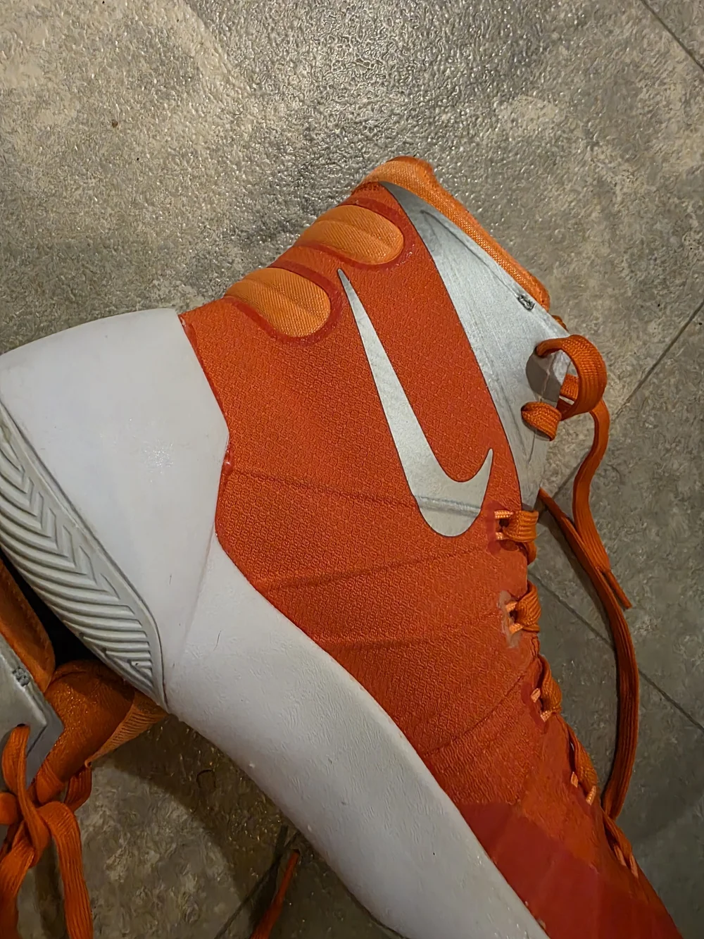 Nike Men’s Zoom 2015 Hyperdunk High Top Sneakers Blaze Orange 10.5